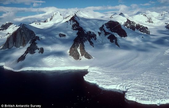 卫星照片显示地球冰川正迅速消融