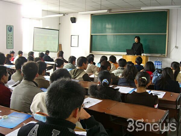 武汉中地在15所高校举办大规模校园招聘会