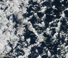 每日卫星照：太平洋海底火山爆发后浮岩