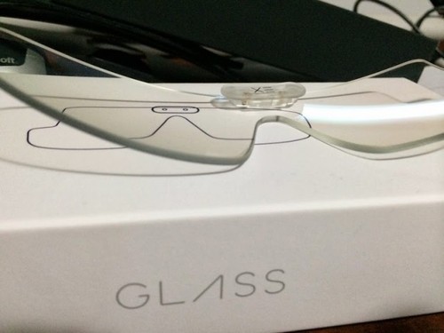 谷歌将推带度数镜片的Google Glass