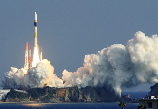 日本国产H2A运载火箭完成首次商业发射任务