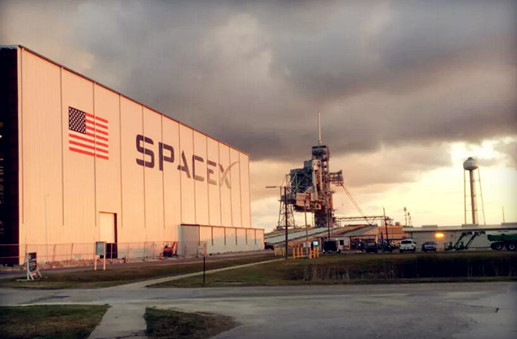 SpaceX今年第20次发射被暂停，马斯克发推批监管制度