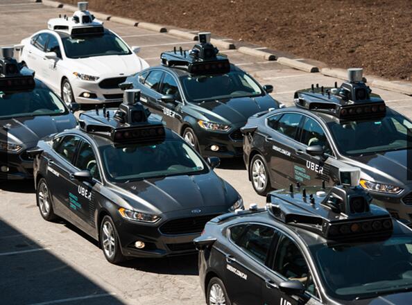 Uber无人驾驶专车正式上路，车顶上的测绘装置太醒目