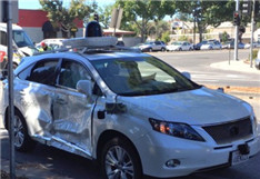 谷歌无人驾驶汽车遭遇最惨烈车祸，称起因源于人类司机