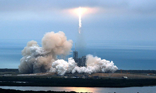 SpaceX首次涉足军事, 为美国防部发射机密侦察卫星