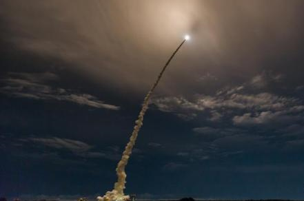 欧洲“织女星”运载火箭携带2颗卫星成功升空 