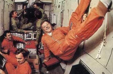 29年前的今天，苏联宇宙飞船与空间站对接成功