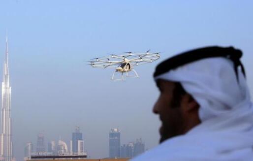 迪拜测试无人“飞的”：有望全球首推无人机载客服务