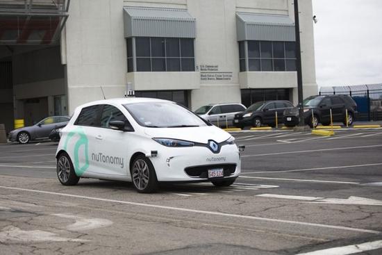 自动驾驶汽车进入新阶段：多家公司进行载客测试