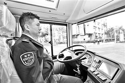 深圳现无人驾驶公交车？回应：有司机监控 仍在路测