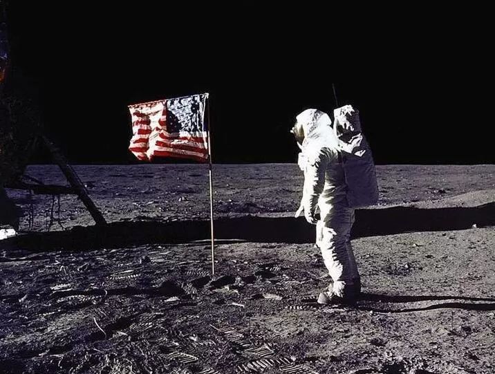 特朗普重返月球计划耗资巨大，专家说不靠谱