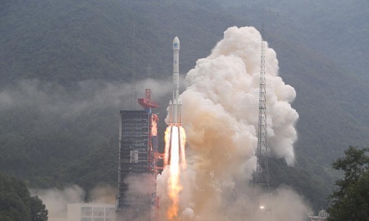 中国“一箭双星”成功发射第35、36颗北斗导航卫星