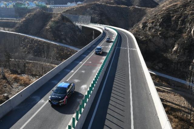百度自动驾驶汽车在山西阳泉高速开展测试