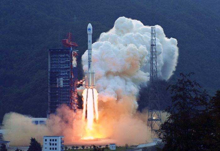 【2.15】残酷太空路：中国“长征三号乙”首次发射失败幕后