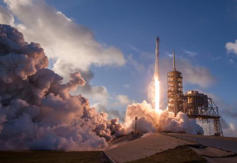 美军火巨头与SpaceX瓜分美军数亿美元发射合同