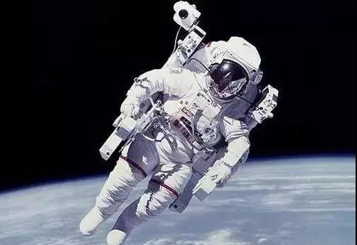 假如不穿宇航服，人在各大星球能活多久？