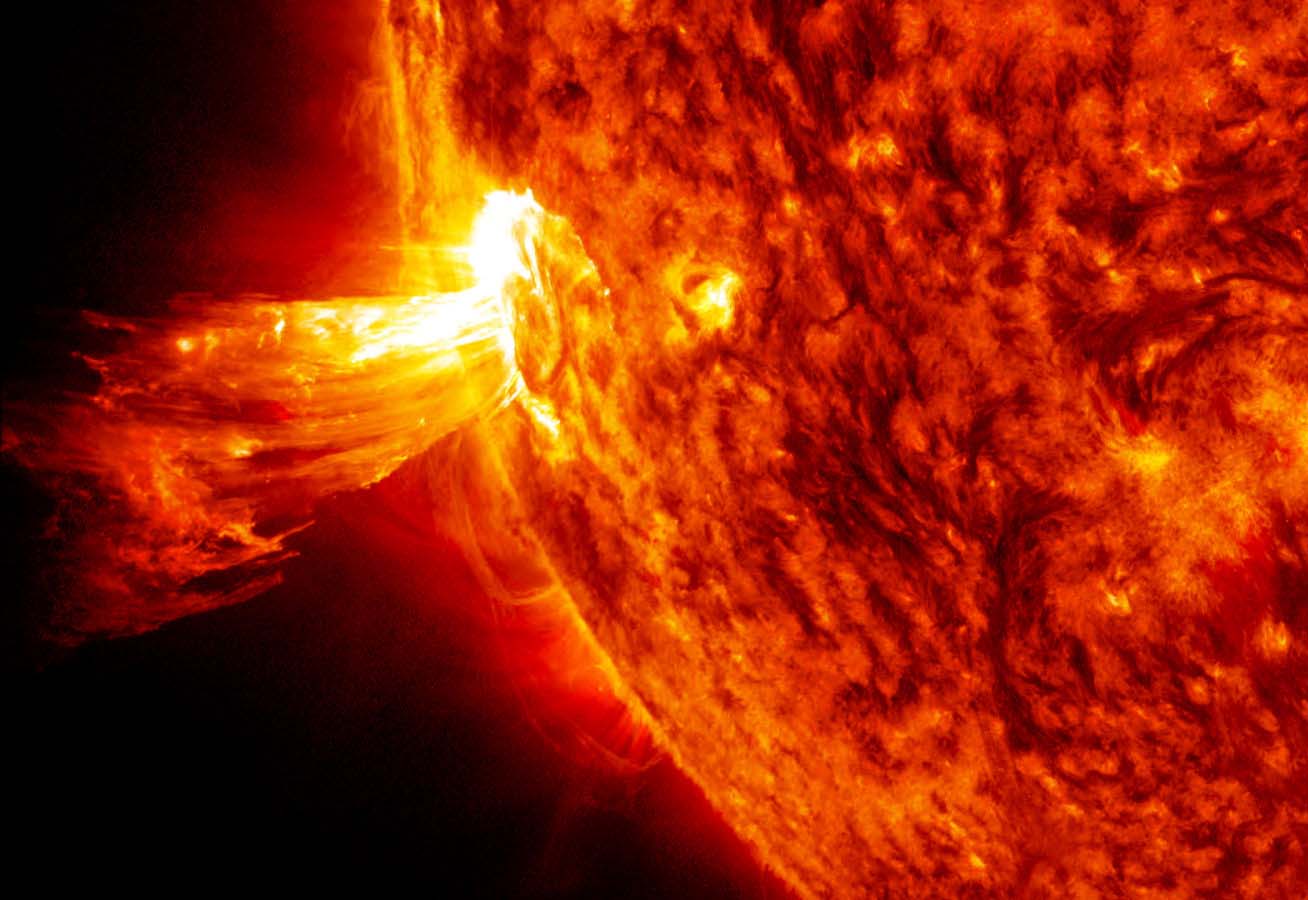 太阳活动引发近年最强地磁暴 或增加卫星脱轨风险