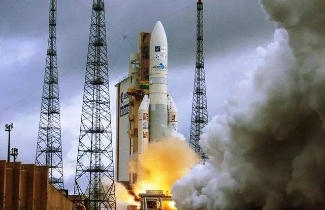 欧洲阿丽亚娜火箭发射两颗通信卫星
