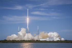 近4亿元的爆炸测试成功后，SpaceX或将于4月实现载人太空飞行