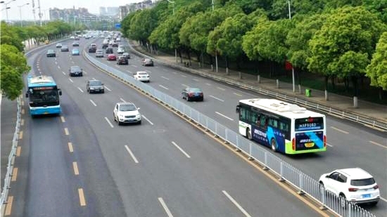 长沙力推“头羊计划”：推无人驾驶出租与国内首条智慧公交线路