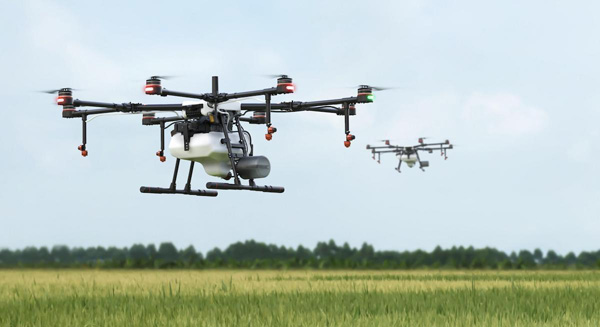 国内首次利用一键控制5架无人机新技术开展电力巡检