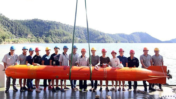 自然资源部：首次AUV平台水下自主重力测量湖试成功