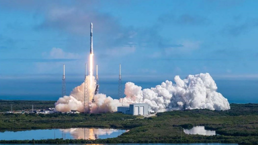 SpaceX成功发射海洋测绘卫星，18个月来首次在加州发射