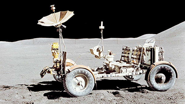 美国通用汽车和洛克希德公司宣布为美国宇航局开发月球车