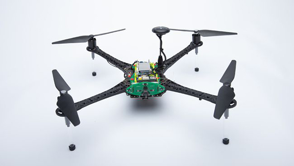 高通推出全球首个由 5G 和 AI 赋能的无人机平台，开启自主飞行无人机新时代