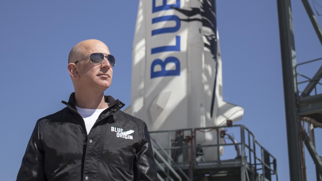 贝索斯祝贺SpaceX首次纯商业载人太空飞行任务成功发射