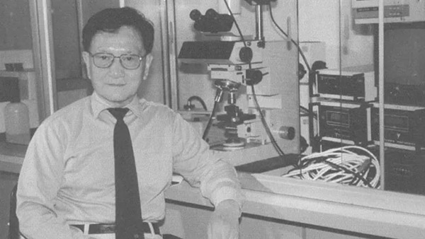 中国微波电子学家、光纤专家黄宏嘉院士逝世，享年97岁