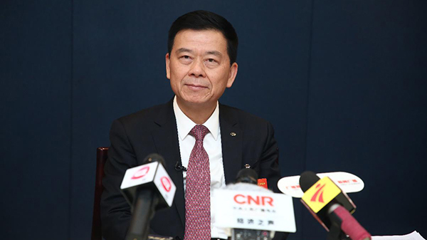 广汽集团：选举曾庆洪为公司董事长，续聘冯兴亚为公司总经理